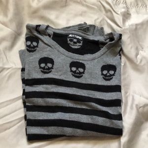 Skulls hot topic sweater